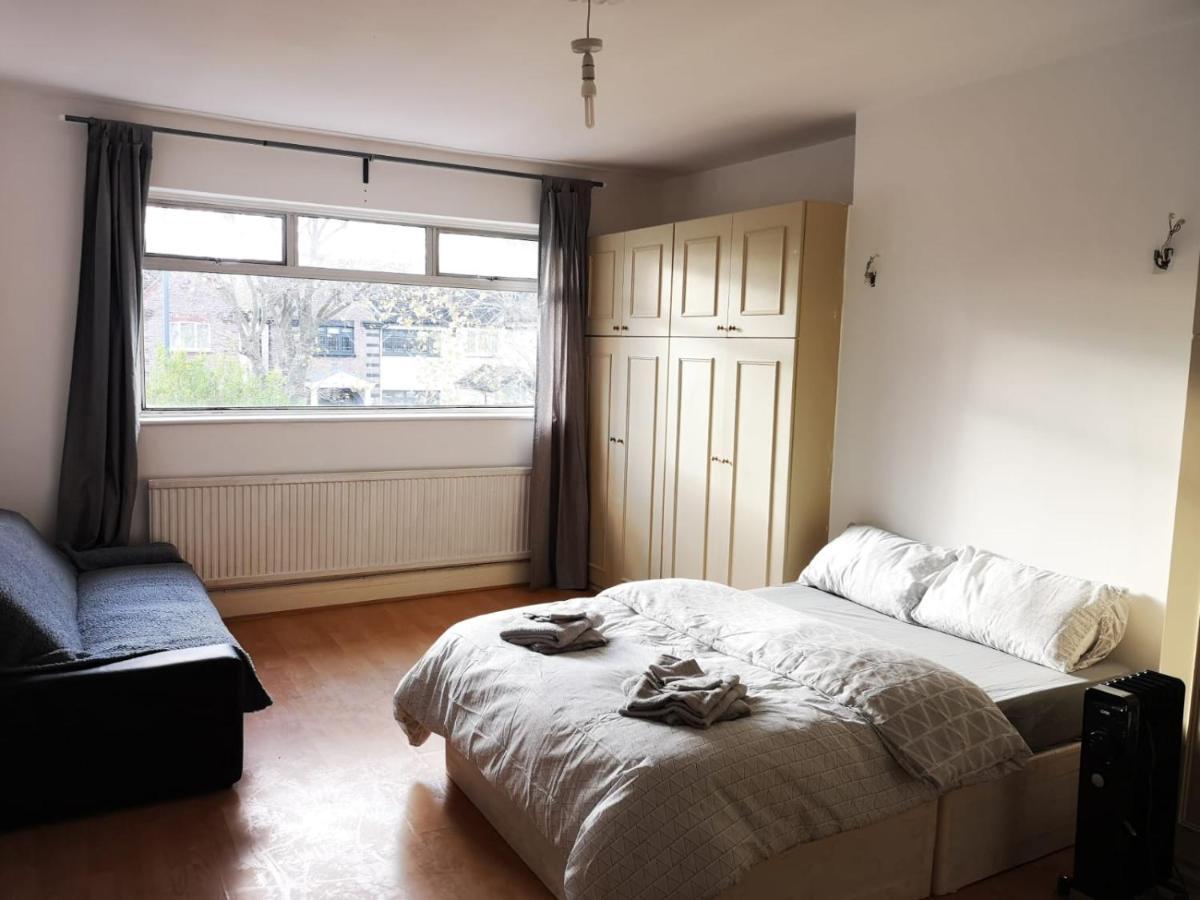 Large Spacious Property In Zone 2 London Exterior foto