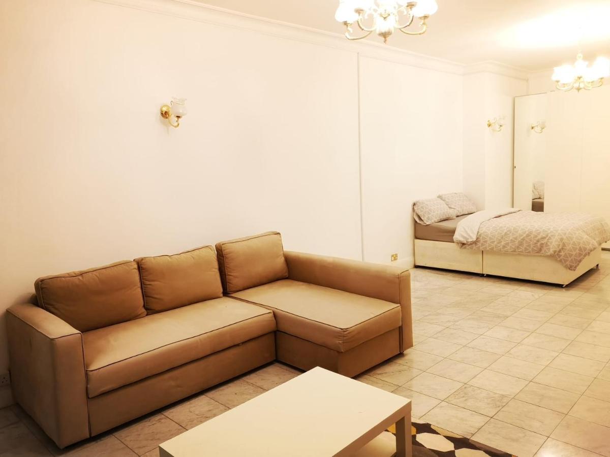 Large Spacious Property In Zone 2 London Exterior foto