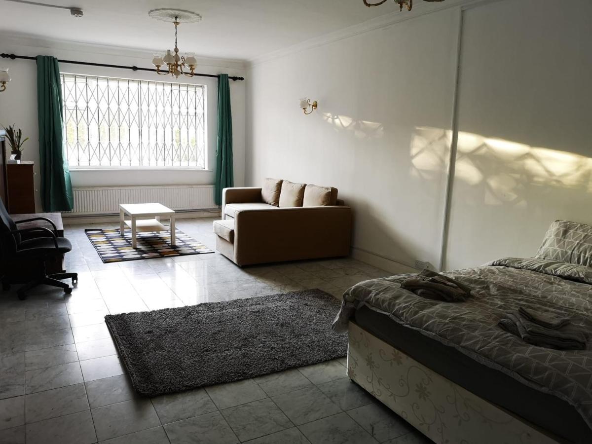 Large Spacious Property In Zone 2 London Exterior foto