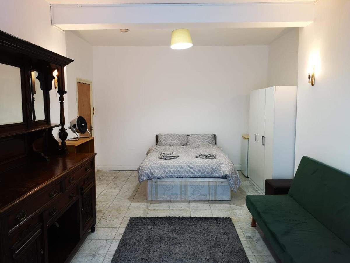 Large Spacious Property In Zone 2 London Exterior foto